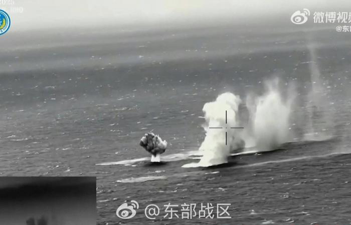 كيم
      جونغ
      أون
      يشيد
      بجنوده
      الذين
      يقاتلون
      في
      «أرض
      غريبة»