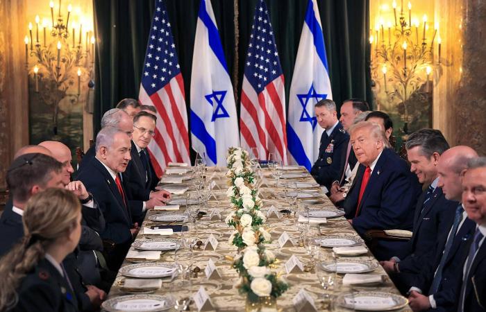 نتنياهو
      رضخ
      لإملاءات
      ترمب...
      لكنه
      حصل
      على
      أكبر
      دعم
      شخصي
      للانتخابات
      المقبلة