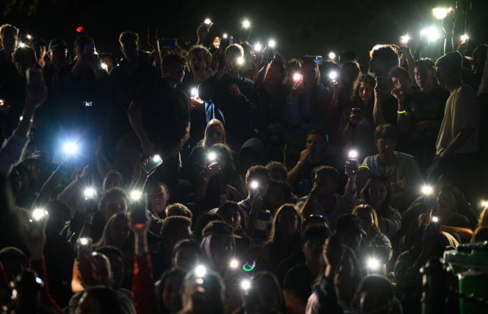 سيدني
      تستقبل
      العام
      الجديد
      وسط
      حداد
      على
      ضحايا
      هجوم
      بونداي