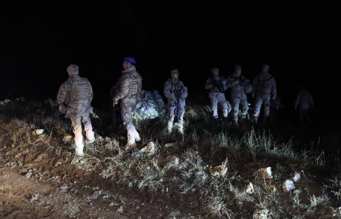 مصرع
      الحداد
      يستحضر
      إرث
      أزمات
      الطيران
      الليبي
      منذ
      سقوط
      القذافي