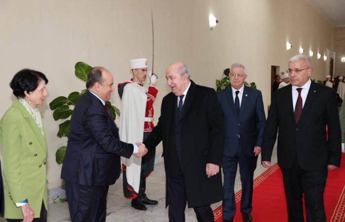 الجزائر
      تنفي
      بشدة
      اتهامات
      بـ«الهيمنة»
      على
      تونس