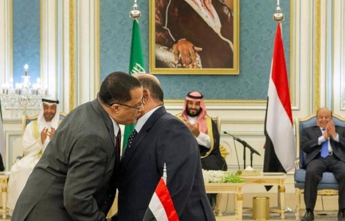 عباس:
      لا
      دولة
      فلسطينية
      دون
      غزة