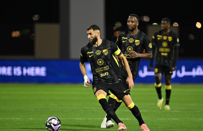 الدوري
      السعودي:
      الاتحاد
      يواصل
      انتصاراته
      بثلاثية
      في
      شباك
      نيوم