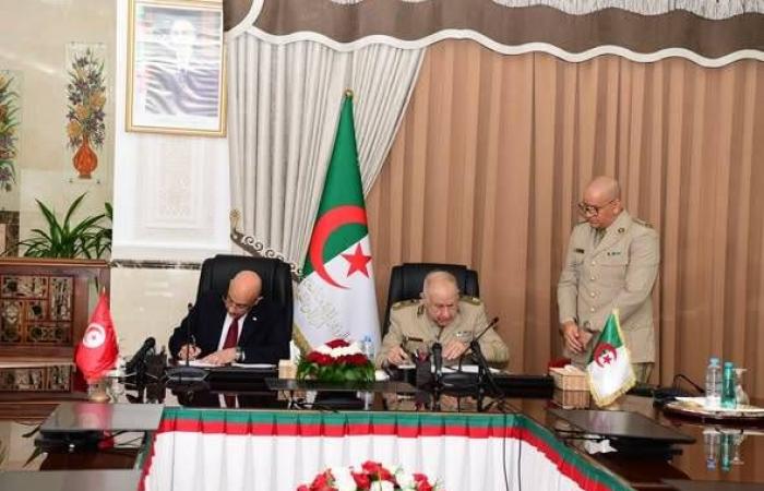 الجزائر
      تنفي
      بشدة
      اتهامات
      بـ«الهيمنة»
      على
      تونس