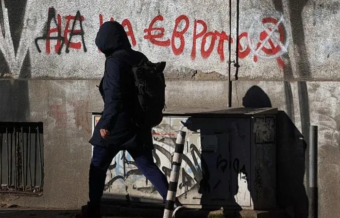 Bulgaria
      switches
      to
      the
      euro
      amid
      mixed
      reactions
      from
      its
      citizens