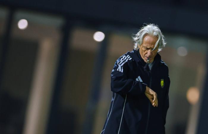 الدوري
      السعودي...
      كلاسيكو
      ساخن
      بين
      الأهلي
      والنصر