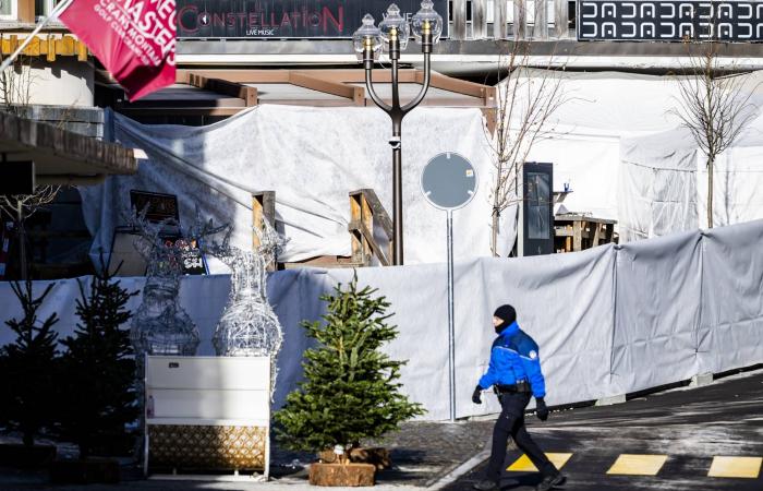 مقتل
      40
      وإصابة
      100
      جرّاء
      انفجار
      بحانة
      في
      منتجع
      تزلج
      سويسري