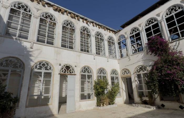 نزاع
      بين
      مكتبة
      الإسكندرية
      وهيئة
      الدواء
      حول
      كتاب
      توثيقي