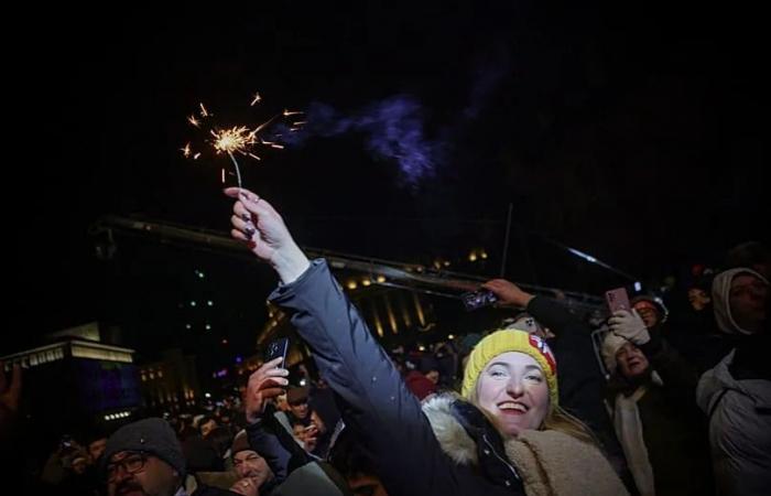 Bulgaria
      switches
      to
      the
      euro
      amid
      mixed
      reactions
      from
      its
      citizens