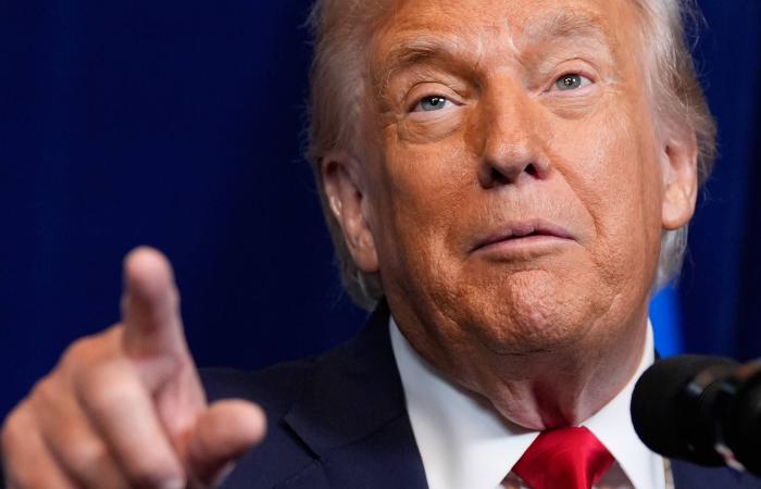 ترمب:
      أتناول
      جرعة
      أسبرين
      أكبر
      مما
      يوصي
      بها
      الأطباء