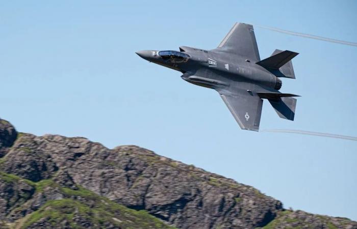 Tristin
      Hopper:
      Liberals
      are
      bringing
      back
      the
      Harper
      policies
      they
      reversed