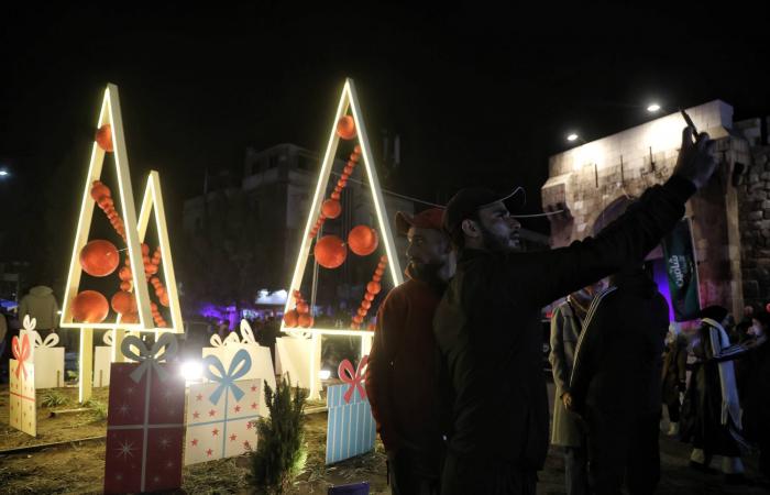 «طلقني»...
      حبكة
      كوميدية
      «تجارية»
      تكرس
      ثنائية
      كريم
      ودينا
      بمصر