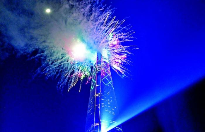 العالم يودّع 2025 بعروض ضخمة للألعاب النارية