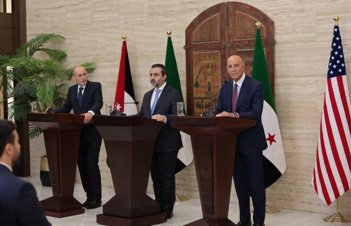 بطريرك
      الأرثوذكس:
      مسيحيو
      سوريا
      ليسوا
      بحاجة
      لحماية
      خارجية