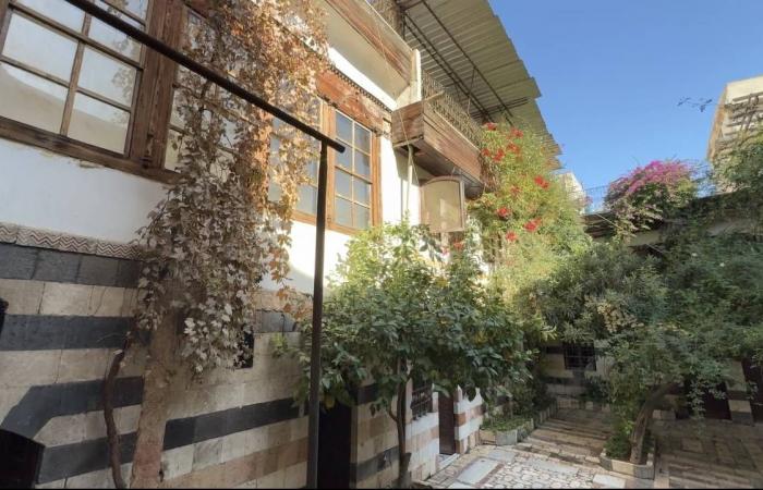 بيوت
      دمشق
      العتيقة
      لاستعادة
      بريقها
      بعد
      «سنوات
      عجاف»