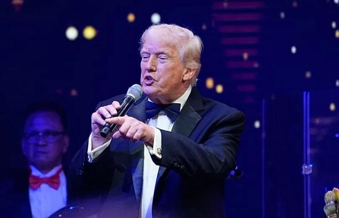 US
      strikes
      five
      more
      alleged
      drug
      boats
      killing
      at
      least
      eight,
      Southern
      Command
      says