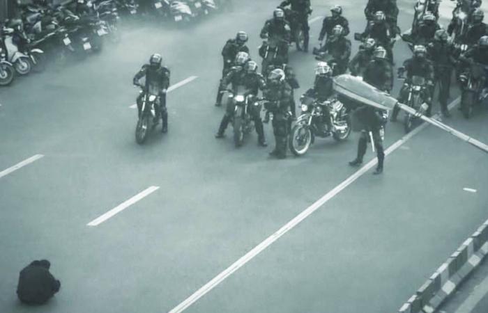 سقوط
      قتلى
      مع
      اتساع
      الاحتجاجات
      الإيرانية