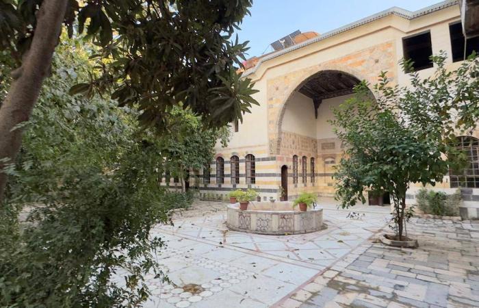 نزاع
      بين
      مكتبة
      الإسكندرية
      وهيئة
      الدواء
      حول
      كتاب
      توثيقي