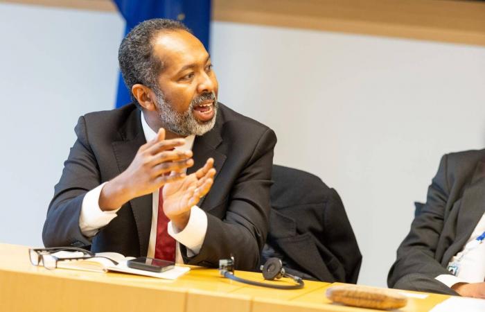 مخاوف
      الانقسام
      تتصاعد
      في
      السودان
      مع
      ترسيخ
      واقع
      حكومتين