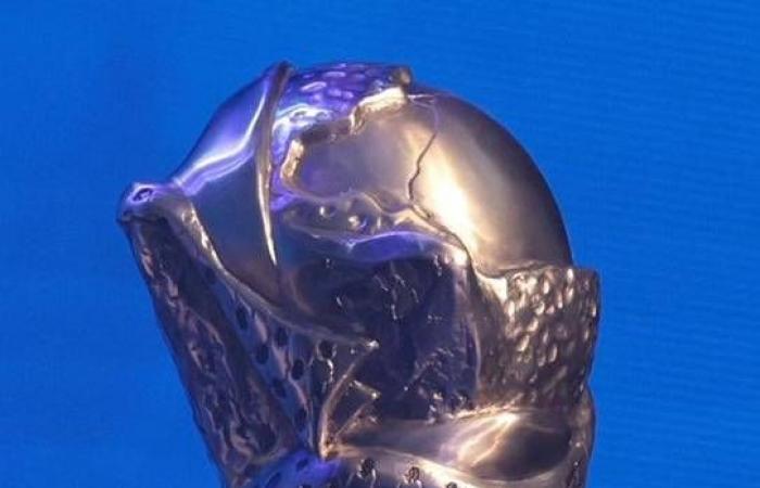 «كأس
      الخليج»
      تعود
      إلى
      السعودية...
      والجوهرة
      والفيصل
      يحتضنان
      مبارياتها