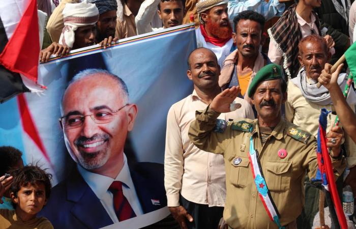 سفير السعودية في اليمن يوضح "دور عيدروس الزبيدي" رئيس الانتقالي الجنوبي بأحداث حضرموت والمهرة