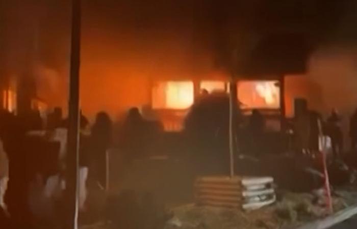 شهود عيان على حريق سويسرا يصفون درجاً ضيقاً للغاية وشعلًا نارية بمشروبات "الشامبانيا"