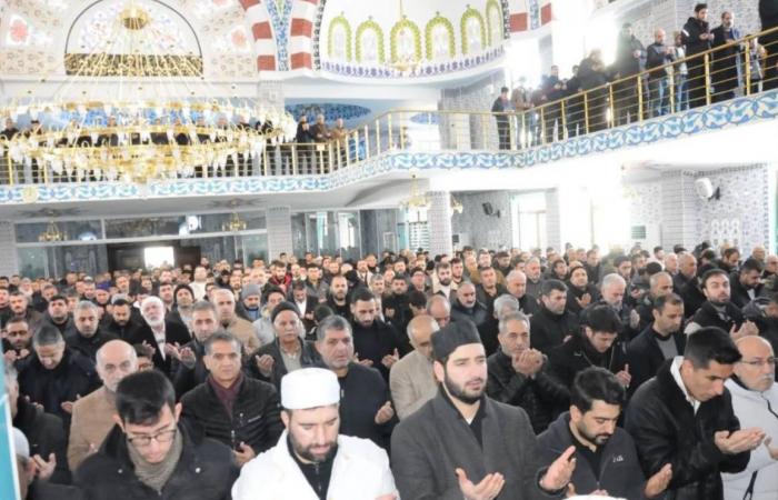 بدول عربية وإسلامية.. آلاف المصلين يؤدون صلاة الغائب على أبوعبيدة ورفاقه 