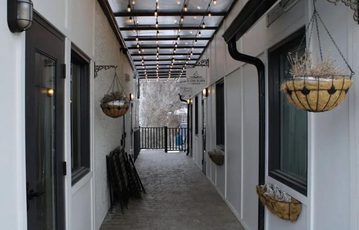 Calgary
      developer
      giving
      new
      purpose
      to
      old
      homes
      in
      Marda
      Loop