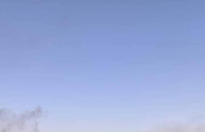 مصادر
      لـ«الشرق
      الأوسط»:
      قوات
      «درع
      الوطن»
      تسيطر
      على
      «معسكر
      الخشعة»
      وتصل
      لضواحي
      سيئون