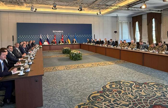 إردوغان:
      تركيا
      تواصل
      اتصالاتها
      لوقف
      الحرب
      بين
      روسيا
      وأوكرانيا