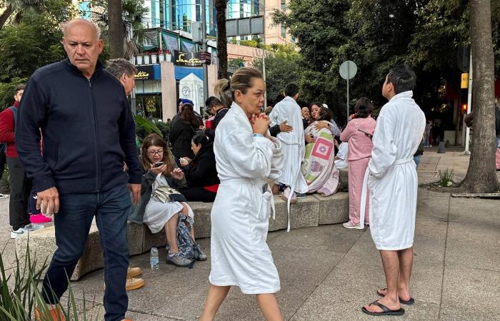 زلزال
      بقوة 6.3
      درجة
      يضرب
      جنوب
      المكسيك