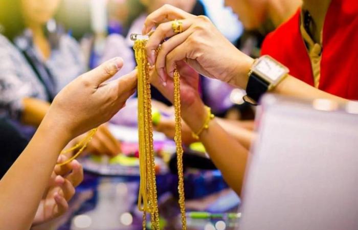 مصر:
      الذهب
      يحافظ
      على
      مكانته
      ويعزز
      أدواره
      رغم
      قفزات
      الأسعار