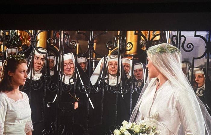 «صوت
      الموسيقى»
      في
      «متروبوليس»:
      قراءة
      جديدة
      لفيلم
      يتجاوز
      نوستالجيا
      الغناء