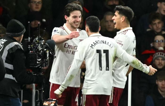 أرسنال يفوز على بورنموث ويعزز صدارته للدوري الإنجليزي