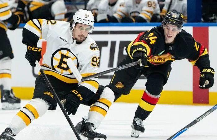 Canucks
      Player
      Grades:
      No
      luck
      despite
      Elias
      Pettersson
      dominance
      in
      3-2
      OT
      loss
      vs.
      Bruins