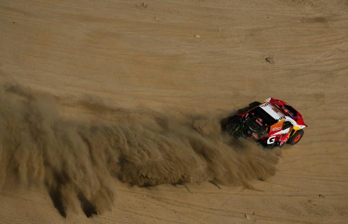 انطلاق
      معسكر
      «شابَّات
      الأخضر»
      في
      الطائف