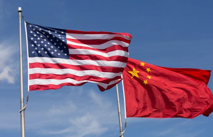 زعيمة
      المعارضة
      الفنزويلية
      تخطط
      للعودة
      وتطالب
      بانتخابات