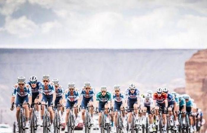 من
      مضمار
      الهجن
      إلى
      حرة
      عويرض…
      5
      مراحل
      ترسم
      مسار
      التحدي
      في
      طواف
      العُلا