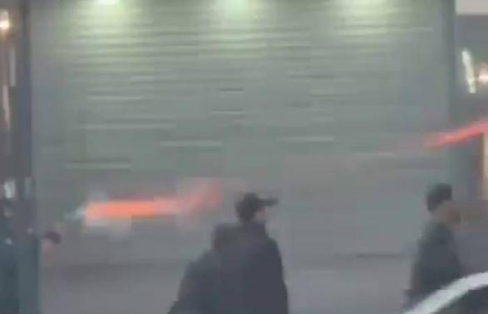 أكراد
      يحتجون
      في
      تركيا
      على
      الاشتباكات
      في
      حلب
      السورية