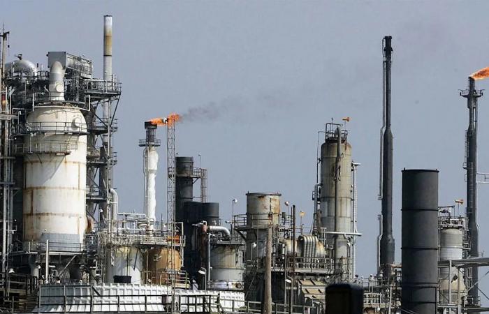 Varcoe:
      Canadian
      producers
      lament
      'overreaction'
      to
      U.S.
      plans
      for
      Venezuelan
      oil