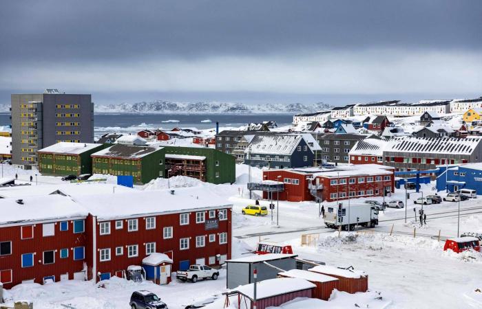 فانس
      يحض
      أوروبا
      على
      أخذ
      ترمب
      على
      محمل
      الجد
      بشأن
      غرينلاند