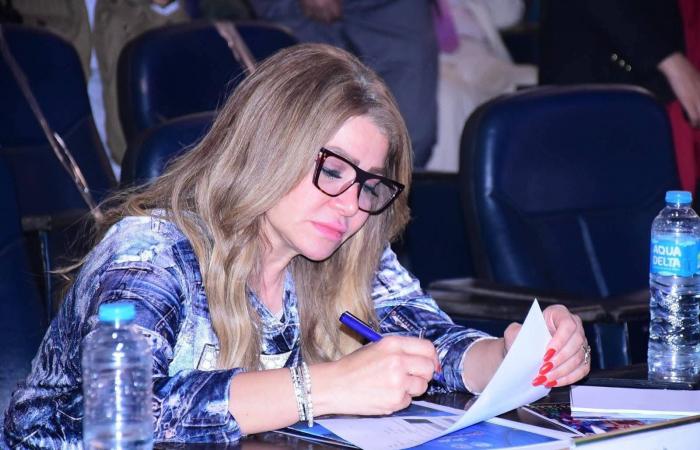 فنانون
      مصريون
      يدعمون
      لقاء
      سويدان
      بعد
      إصابتها
      بـ«العصب
      السابع»