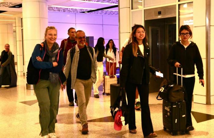 التحالف
      يكشف
      مسار
      هروب
      الزُّبيدي
      عبر
      الصومال
      إلى
      أبوظبي