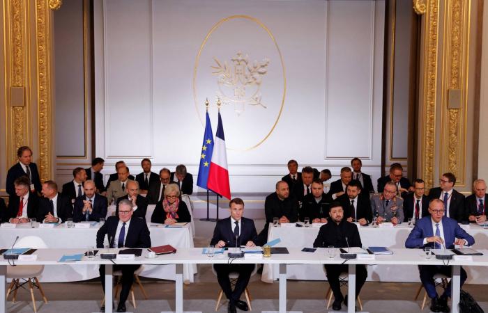 مقتل
      شخصين
      وإصابة
      آخرين
      في
      ضربات
      روسية
      على
      كييف