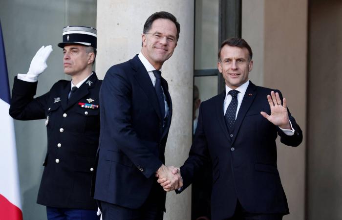 مقتل
      شخصين
      وإصابة
      آخرين
      في
      ضربات
      روسية
      على
      كييف