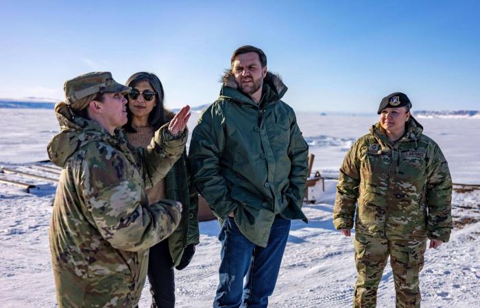 «الخارجية»
      الروسية:
      إنزال
      قوات
      أميركية
      على
      متن
      الناقلة
      «مارينيرا»
      انتهاك
      بالغ
      للقانون
      الدولي