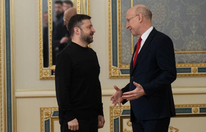 باريس
      تؤكد
      حقها
      في
      «قول
      لا»
      لواشنطن