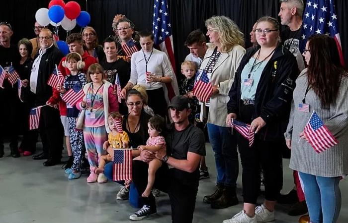 Russian
      naval
      vessel
      joins
      Chinese
      and
      Iranian
      warships
      for
      drills
      off
      South
      Africa