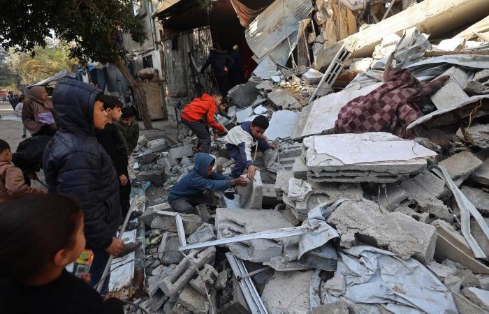 بعد
      إقرار
      الهدنة...
      نقل
      المقاتلين
      الأكراد
      المحاصرين
      في
      حلب
      إلى
      شمال
      شرق
      سوريا