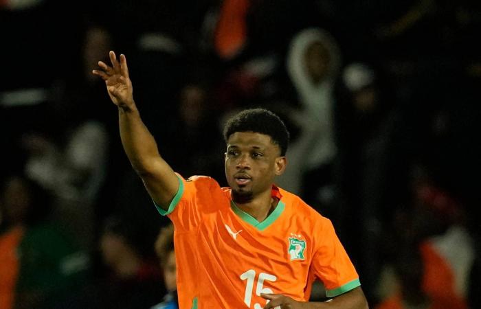 الدوري
      الألماني:
      تعادل
      «مجنون»
      بين
      فرانكفورت
      ودورتموند